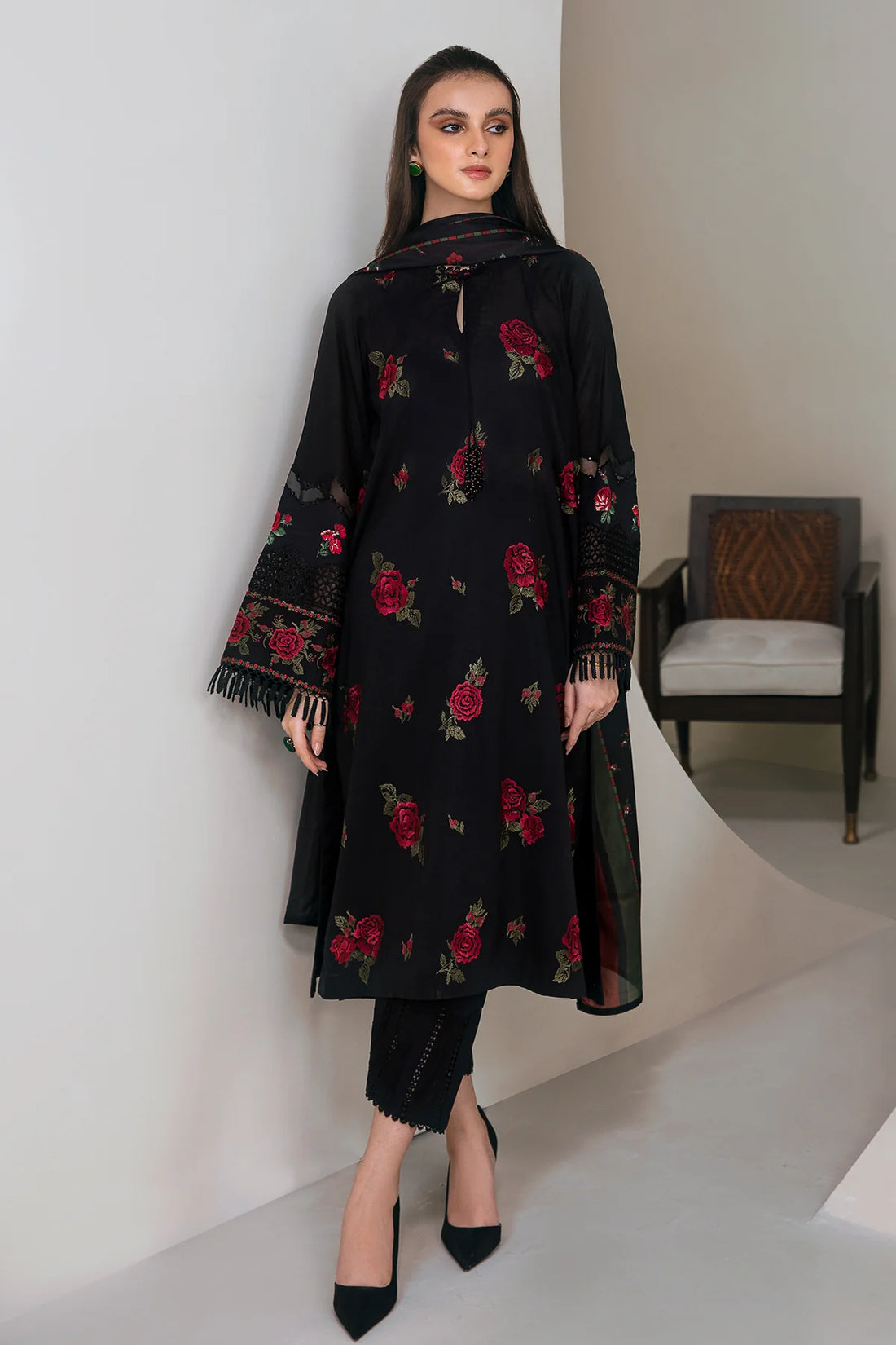 BAROQUE-3PC DHANAK EMBROIDERED SHIRT WITH COURTRAI PRINTED SHAWL AND TROUSER-BI-4004