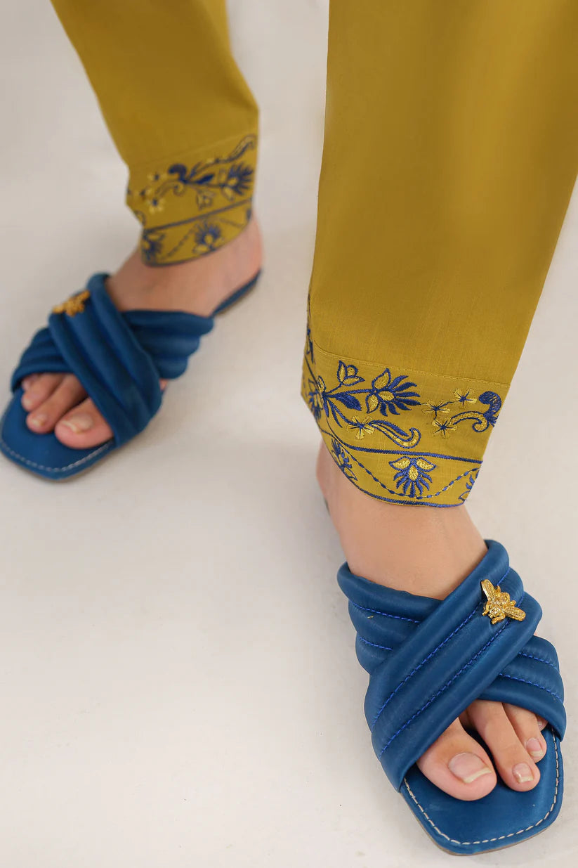BrandsInn- 3PC KHADAR EMBROIDERED SHIRT WITH COURTRAI PRINT SHAWL AND TROUSER-BI-4149