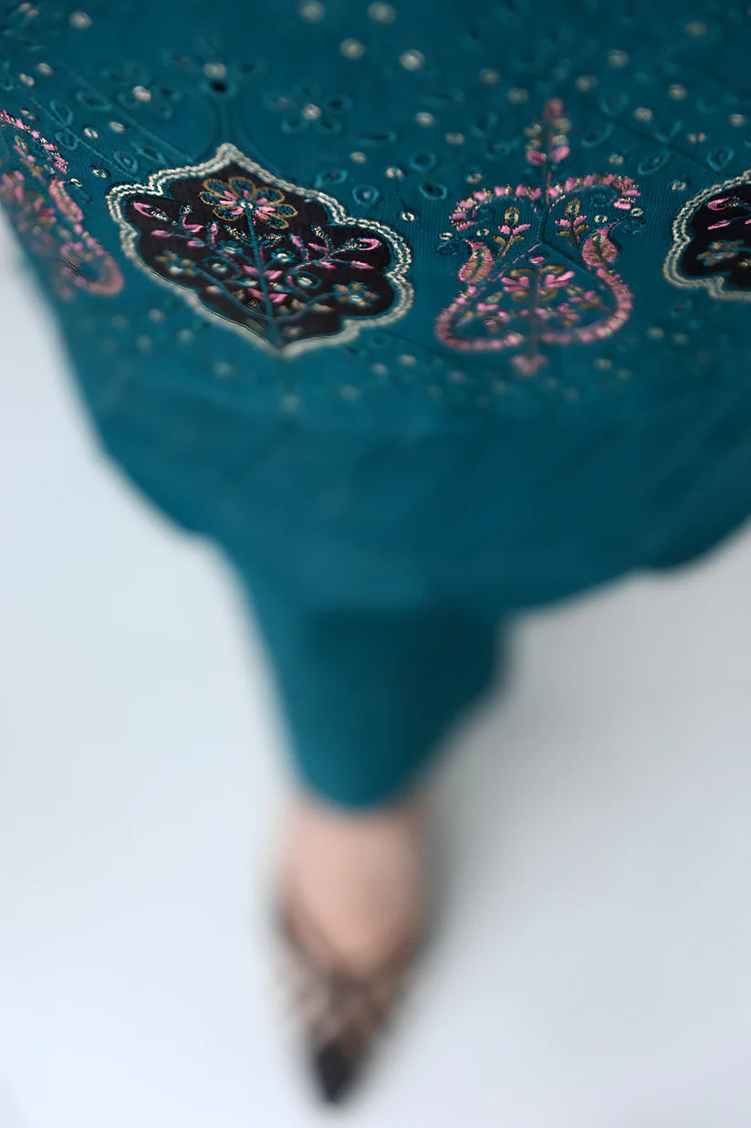 BRANDSINN-3PC KHADDAR CUTWORK EMBROIDERED SHIRT WITH KASHMIRI JACQUARD WOOL SHAWL-BI-4035