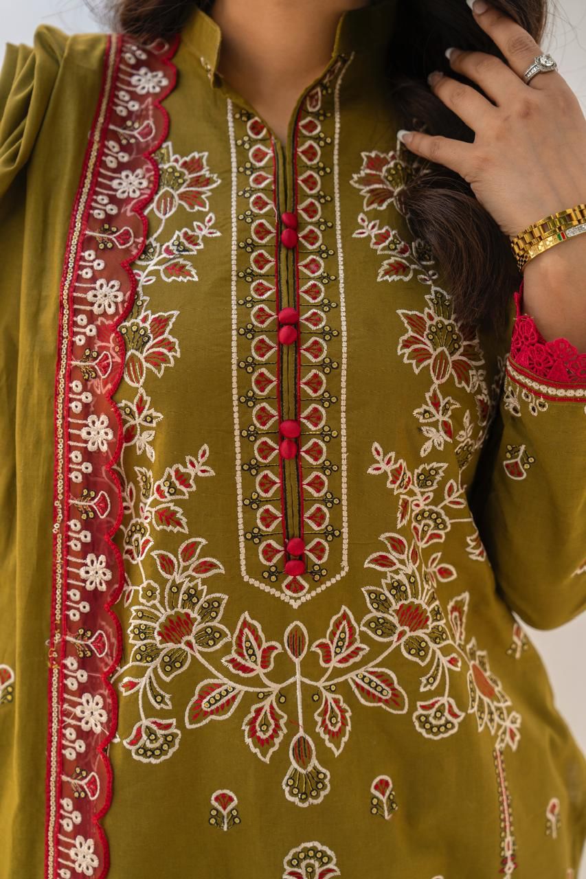 BRANDSINN-3PC LAWN EMBROIDERED SHIRT WITH LAWN EMBROIDERED READY TO WEAR DUPATTA-BI-136